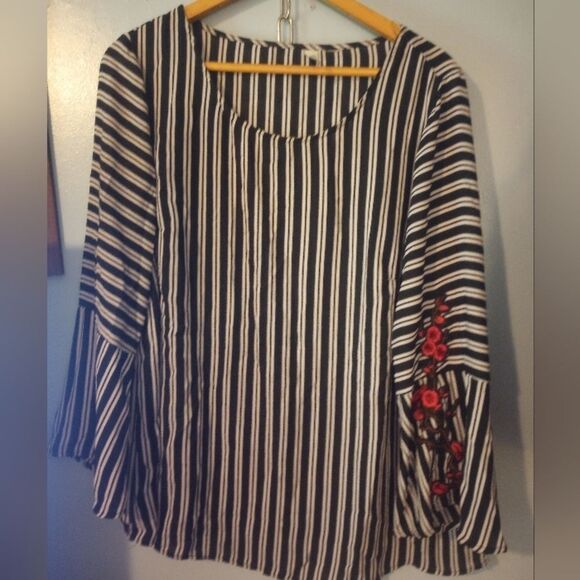 Striped Black and White Blouse with Floral Embroidery - Picture 3 of 7